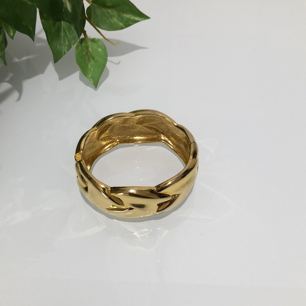 Vtg Gold Tone Statement Bracelet